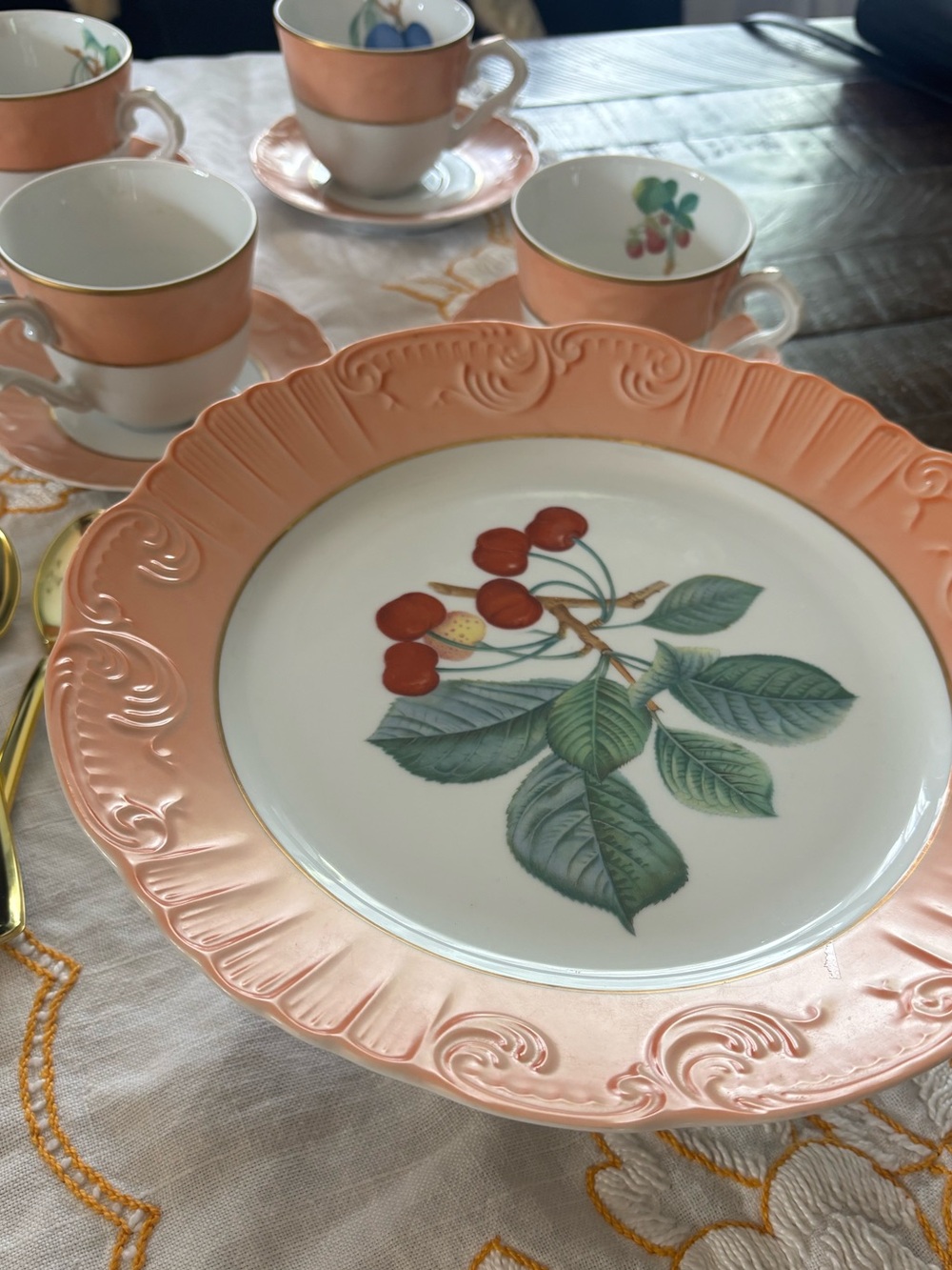 Vintage Mottahedeh Vista Alegre Summer Fruit porcelain dessert set Made Portugal